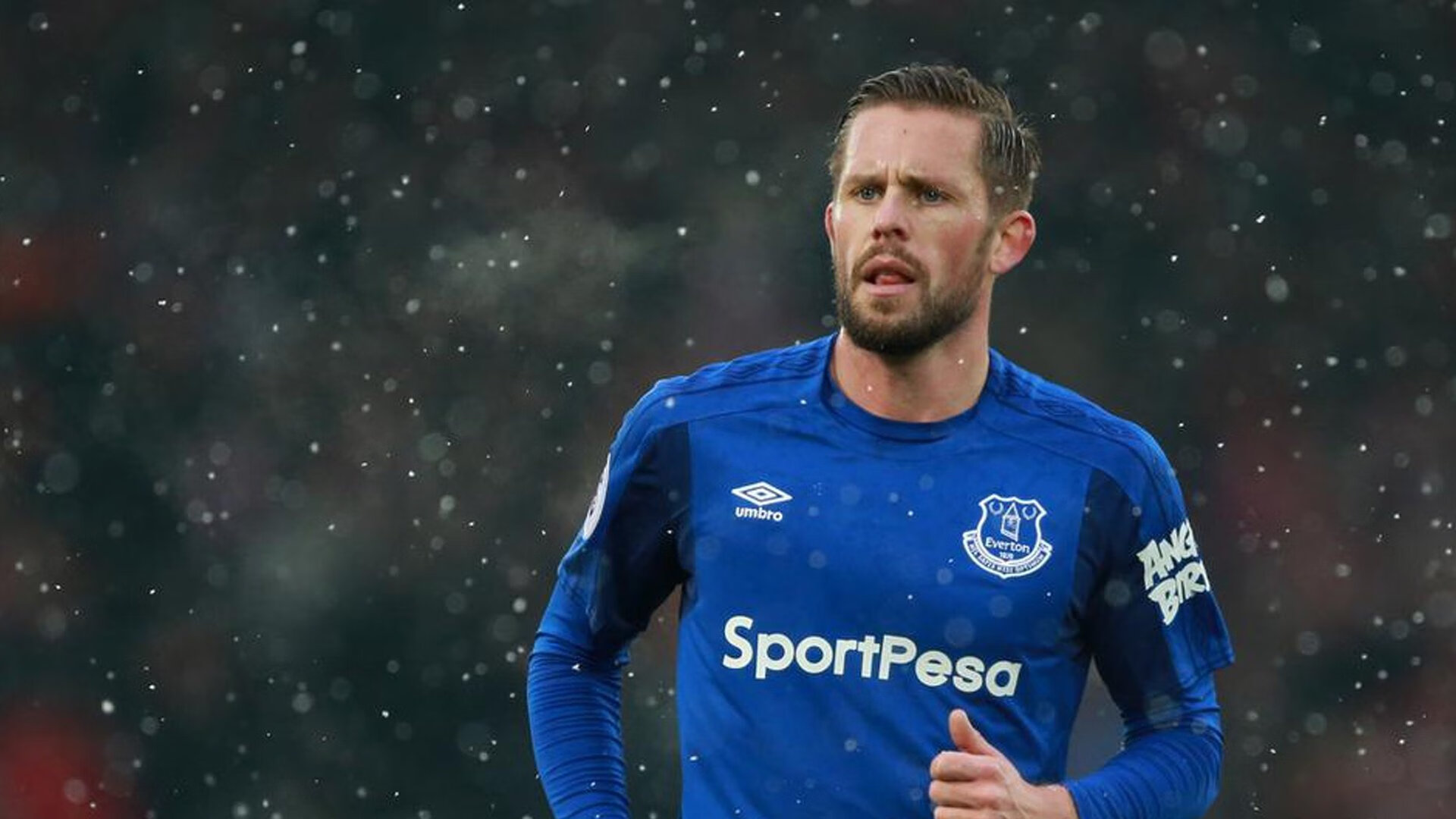 英超激烈冲刺：悬念、精彩不断刷新！，英超read